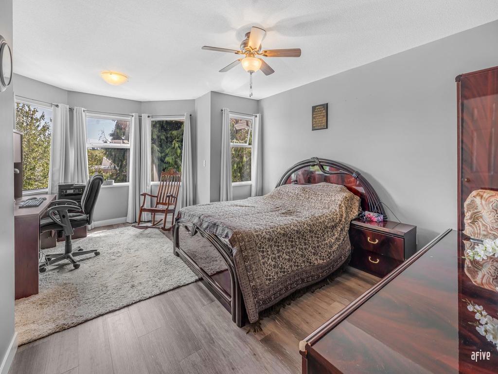 Listing Image for R3070603