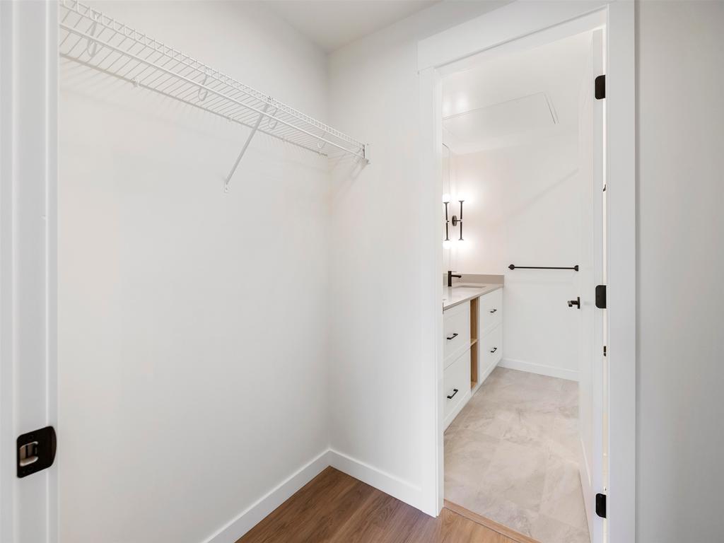 Listing Image for R3070745