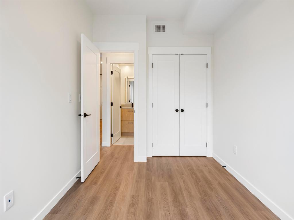 Listing Image for R3070745