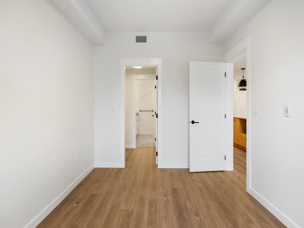 Listing Image for R3070745