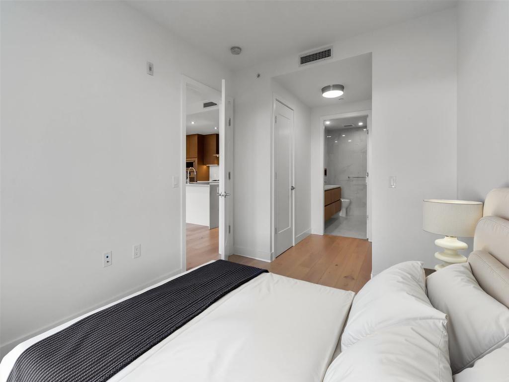 Listing Image for R3070859