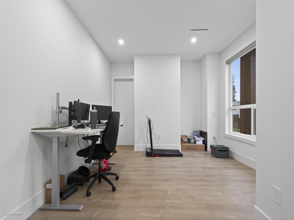 Listing Image for R3070884