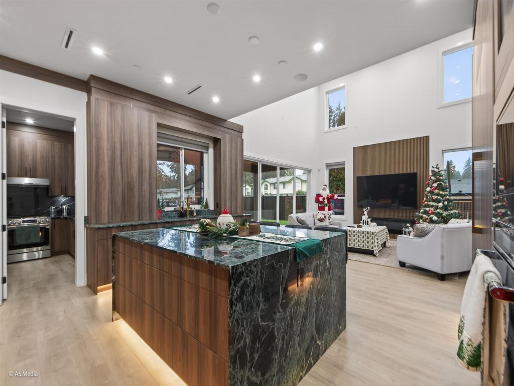 Listing Image for R3070884