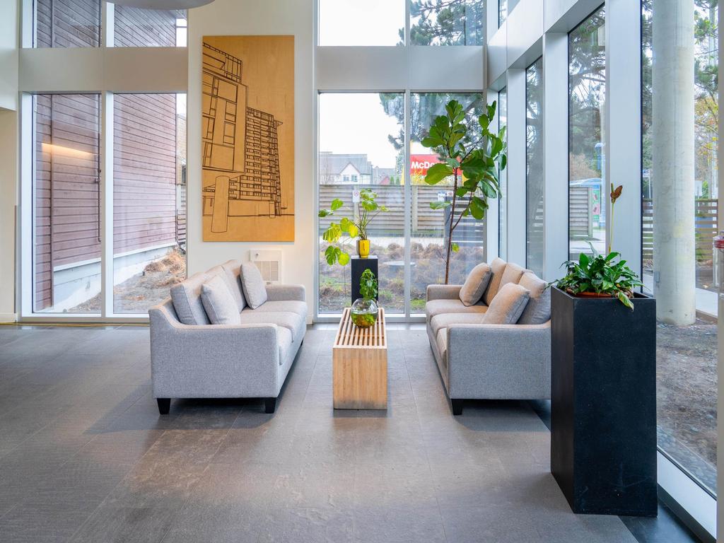 Listing Image for R3070897