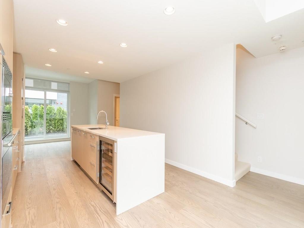 Listing Image for R3070935