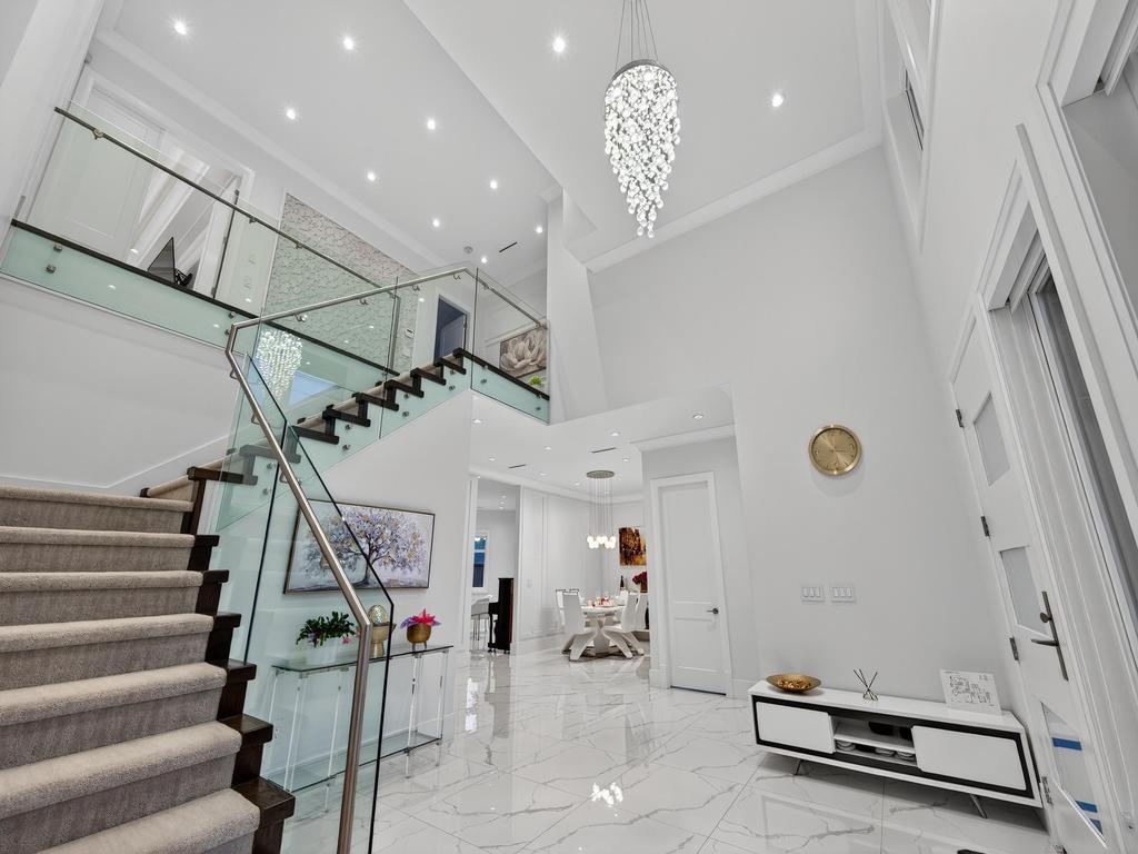 Listing Image for R3070987