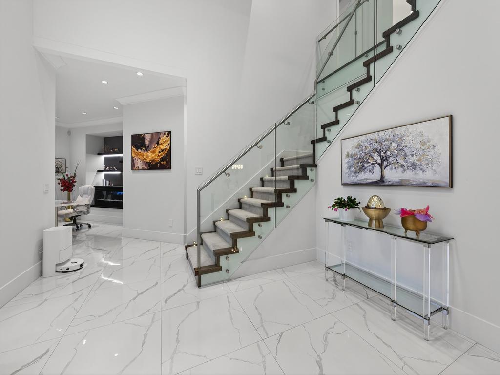 Listing Image for R3070987