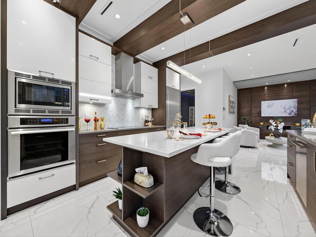 Listing Image for R3070987