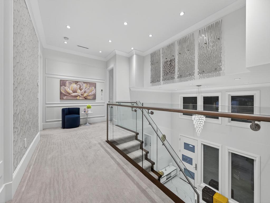 Listing Image for R3070987