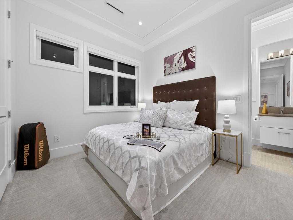 Listing Image for R3070987