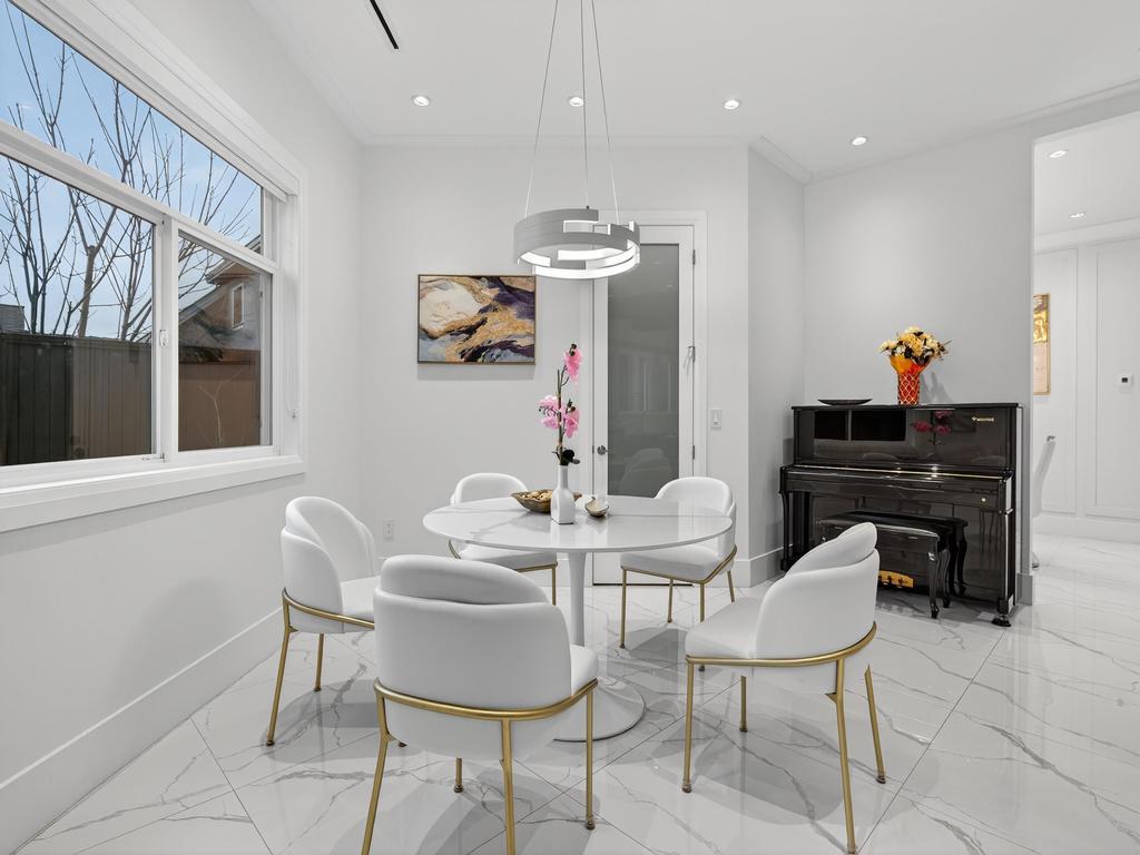 Listing Image for R3070987