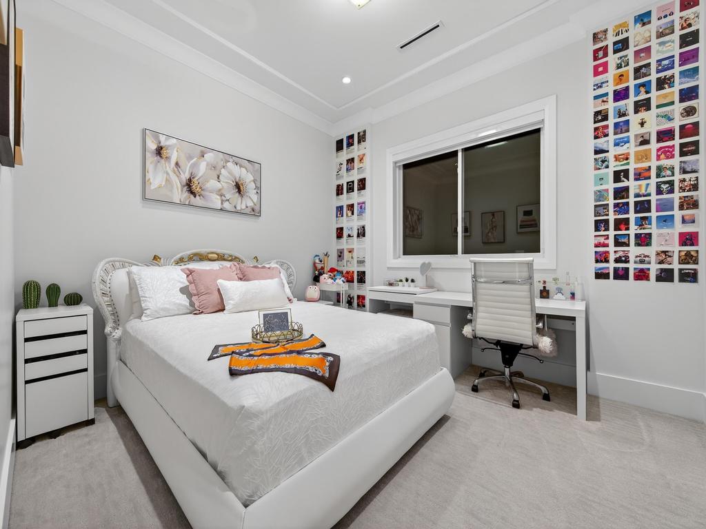 Listing Image for R3070987