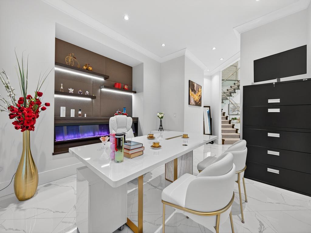 Listing Image for R3070987