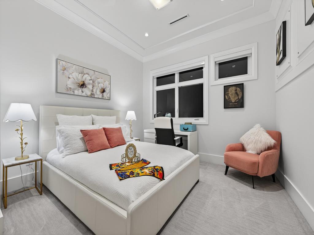 Listing Image for R3070987