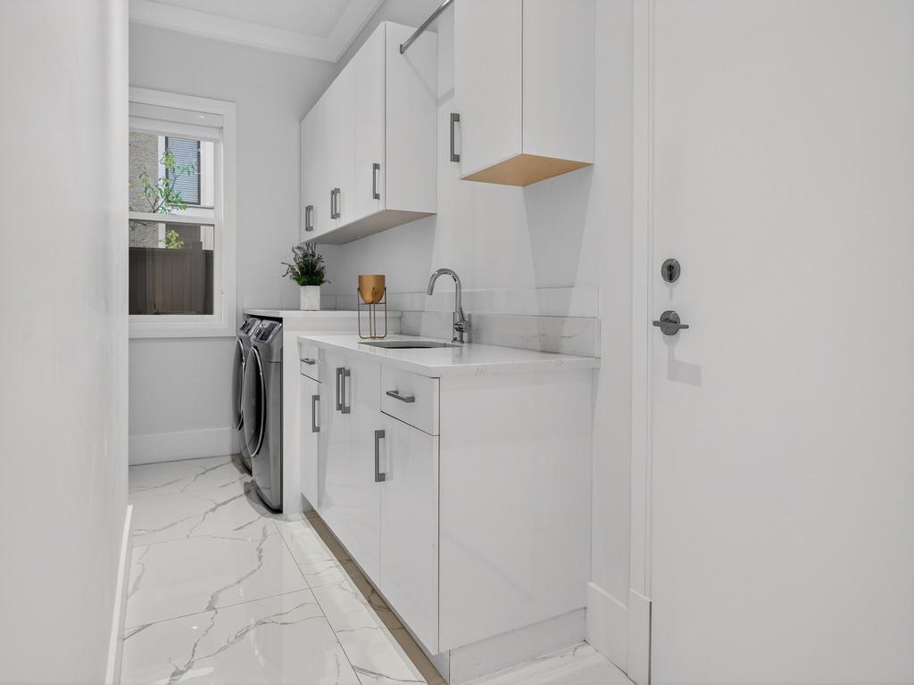 Listing Image for R3070987