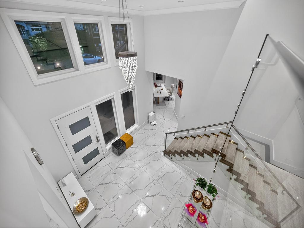 Listing Image for R3070987