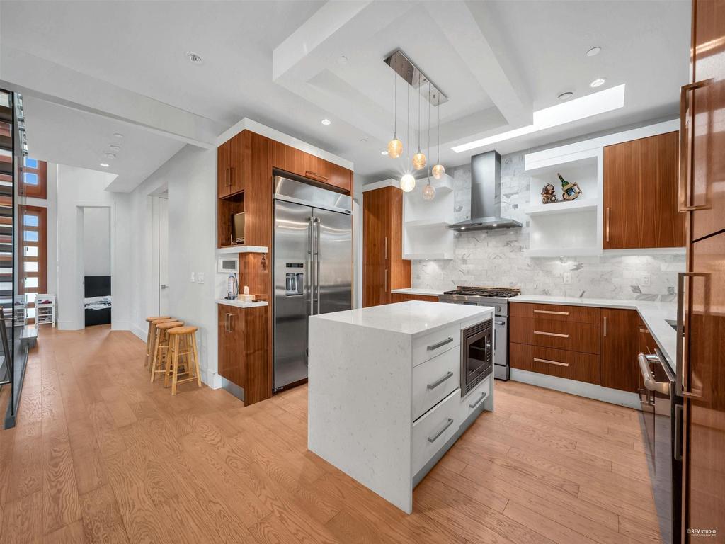 Listing Image for R3072027