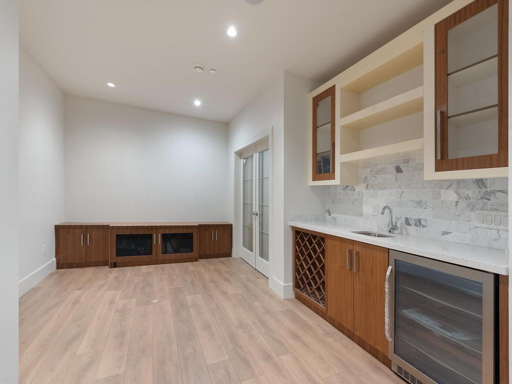 Listing Image for R3072027