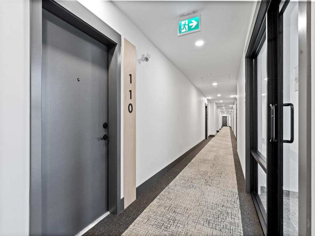 Listing Image for R3072107