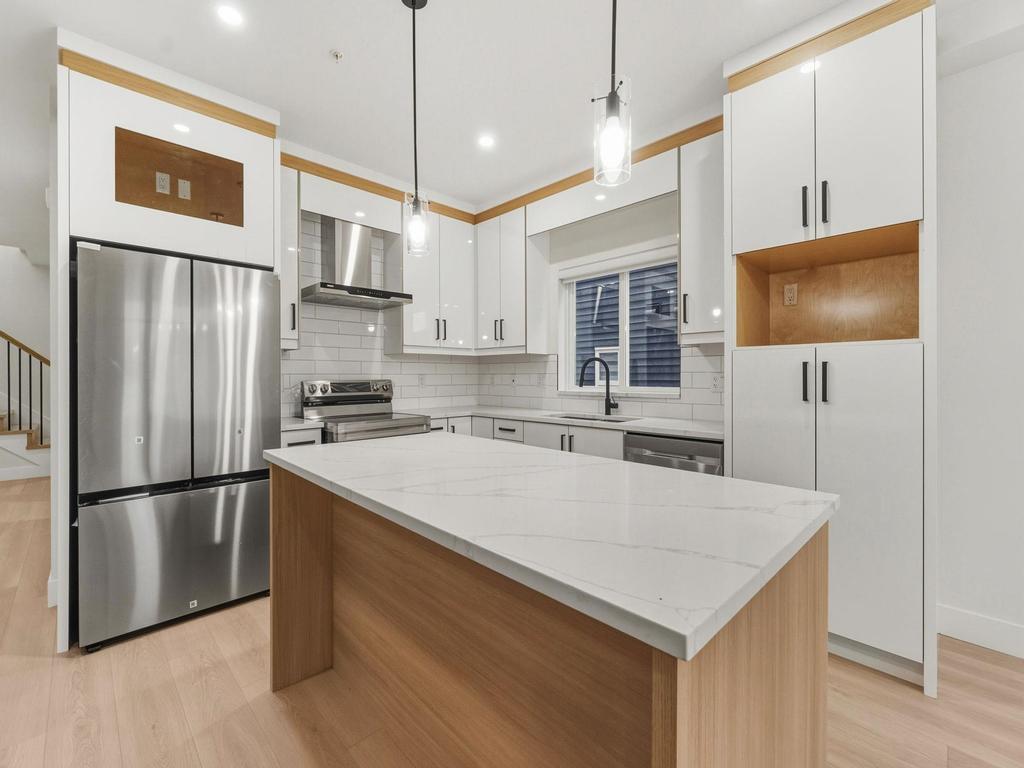 Listing Image for R3072200