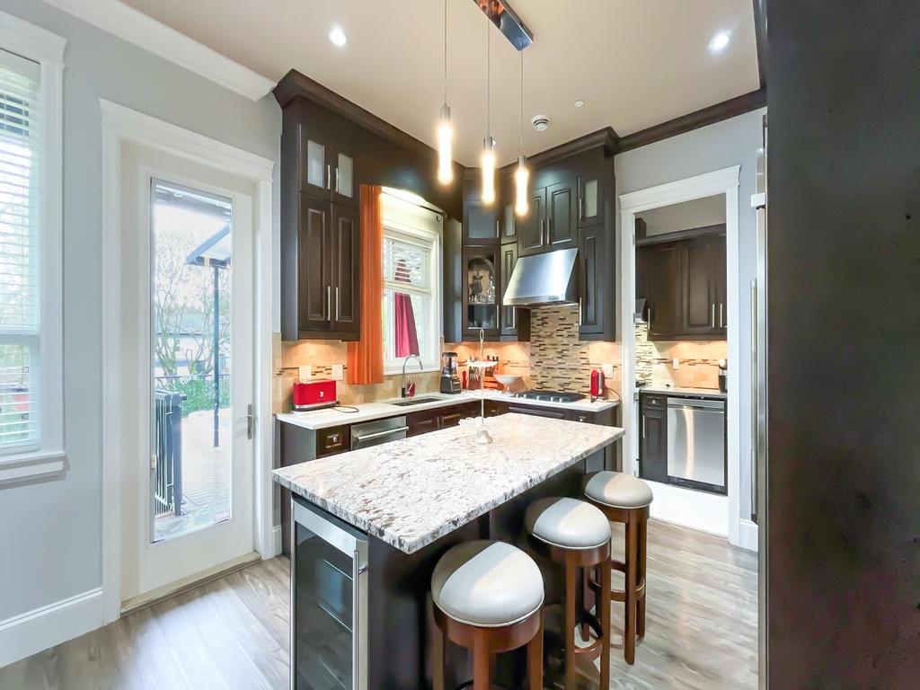 Listing Image for R3072356