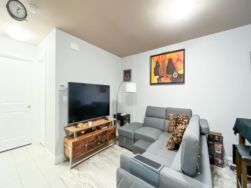 Listing Image for R3072356