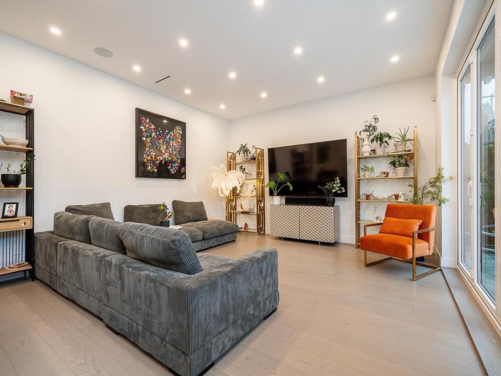 Listing Image for R3072884