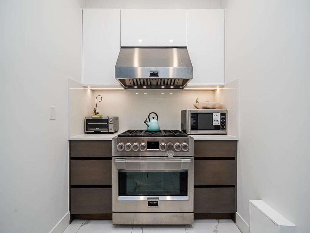 Listing Image for R3072884