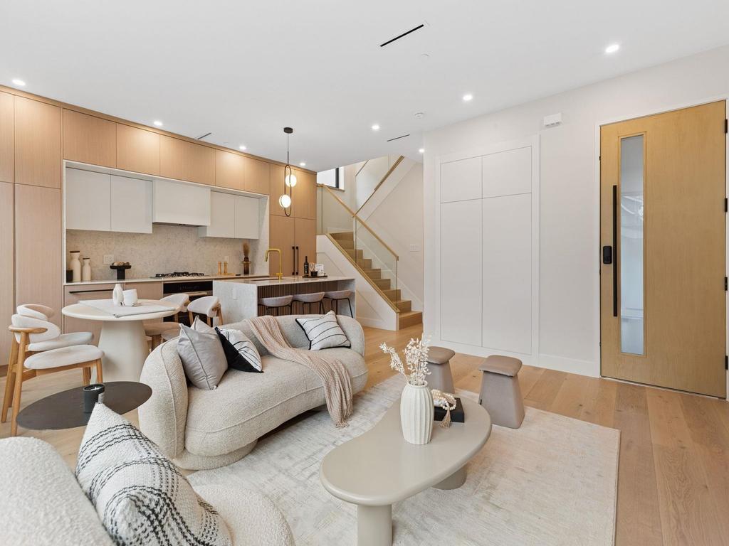 Listing Image for R3072922