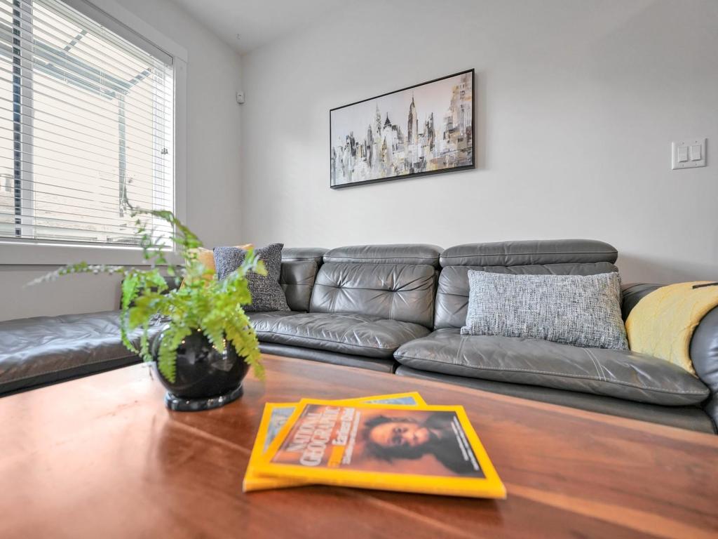 Listing Image for R3072997