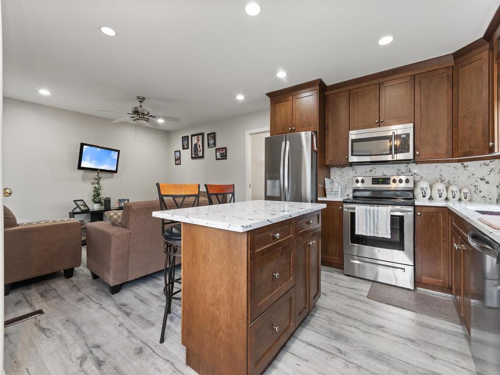 Listing Image for R3073076