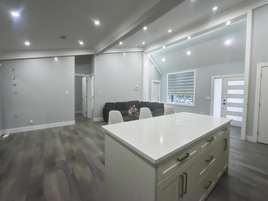 Listing Image for R3073343