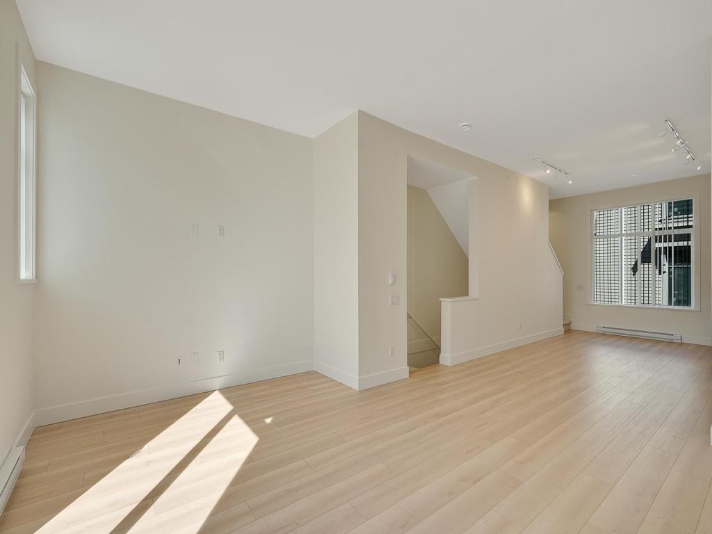 Listing Image for R3073535