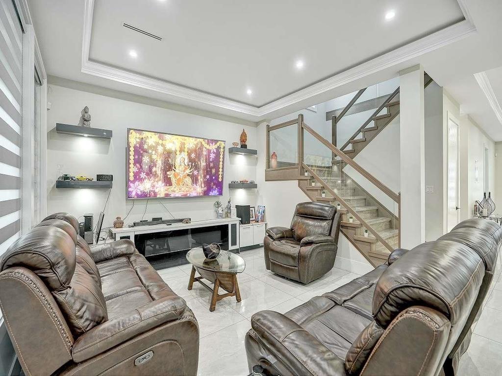 Listing Image for R3073673