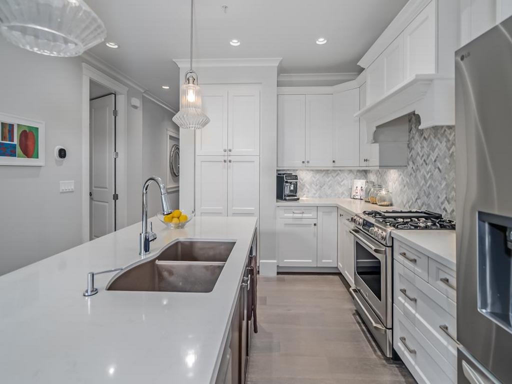 Listing Image for R3073872