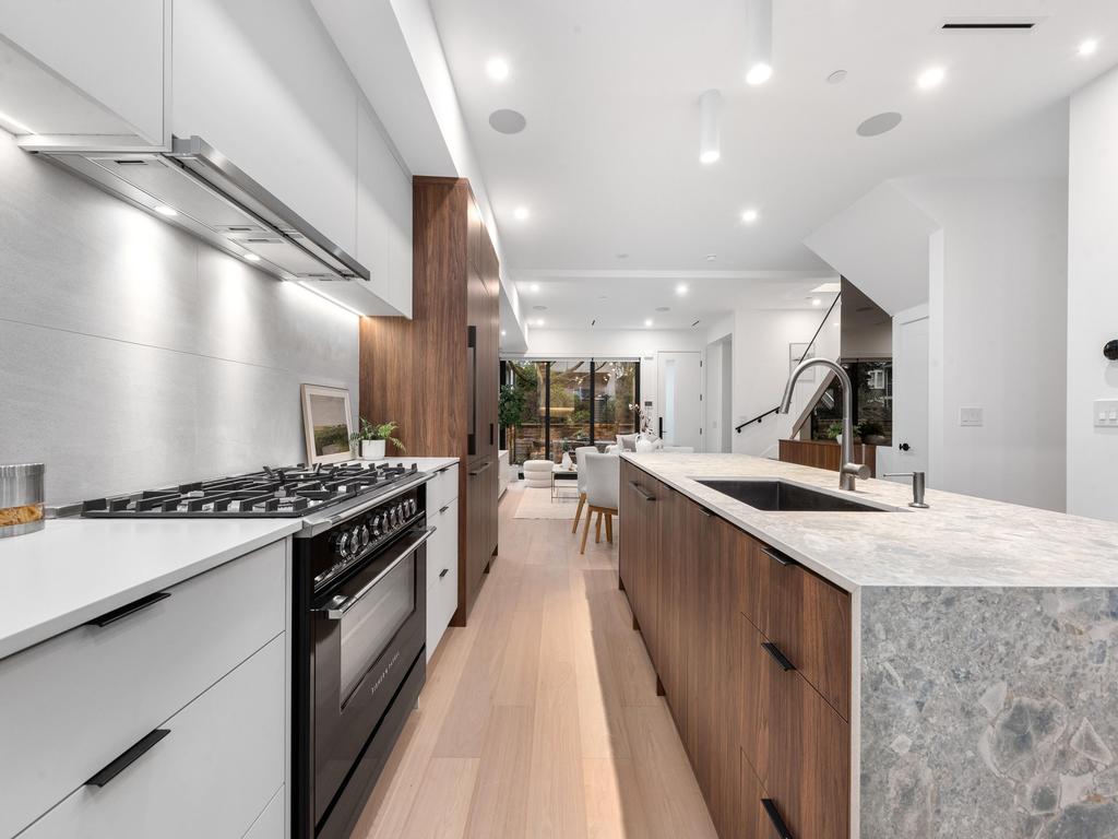 Listing Image for R3076347