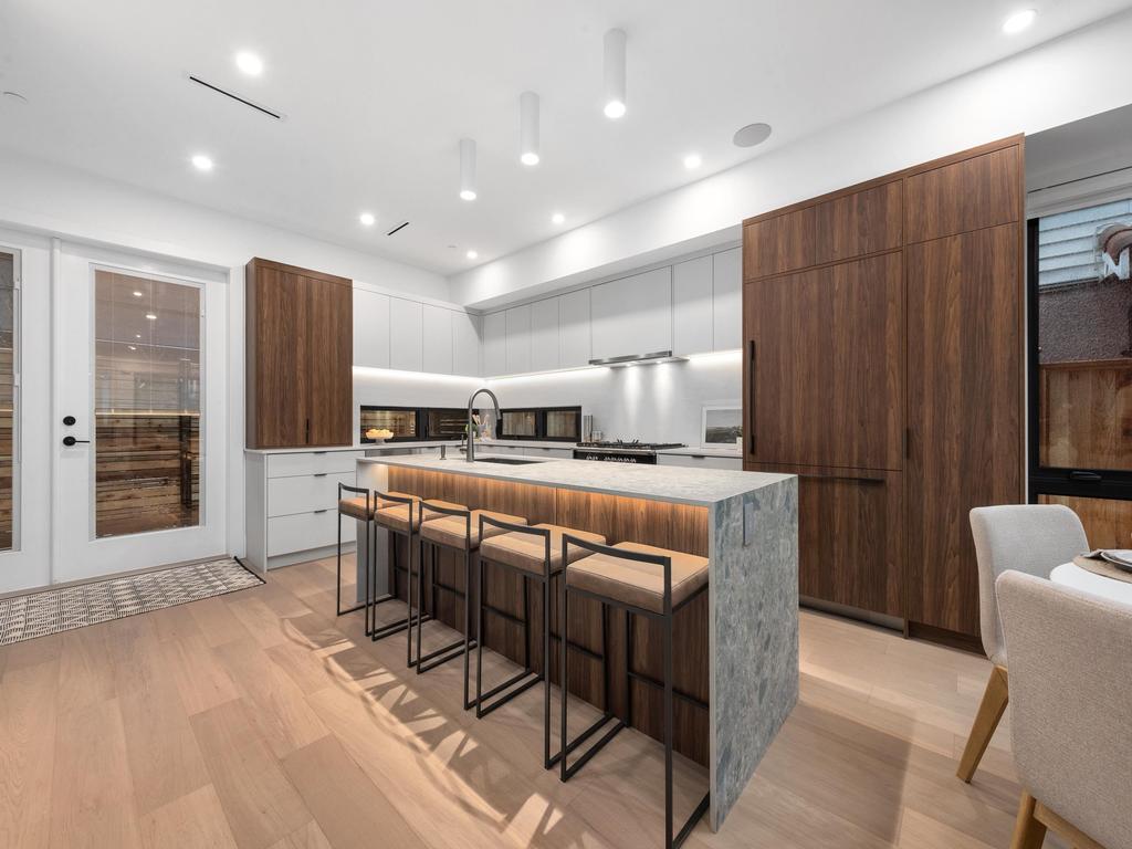 Listing Image for R3076347