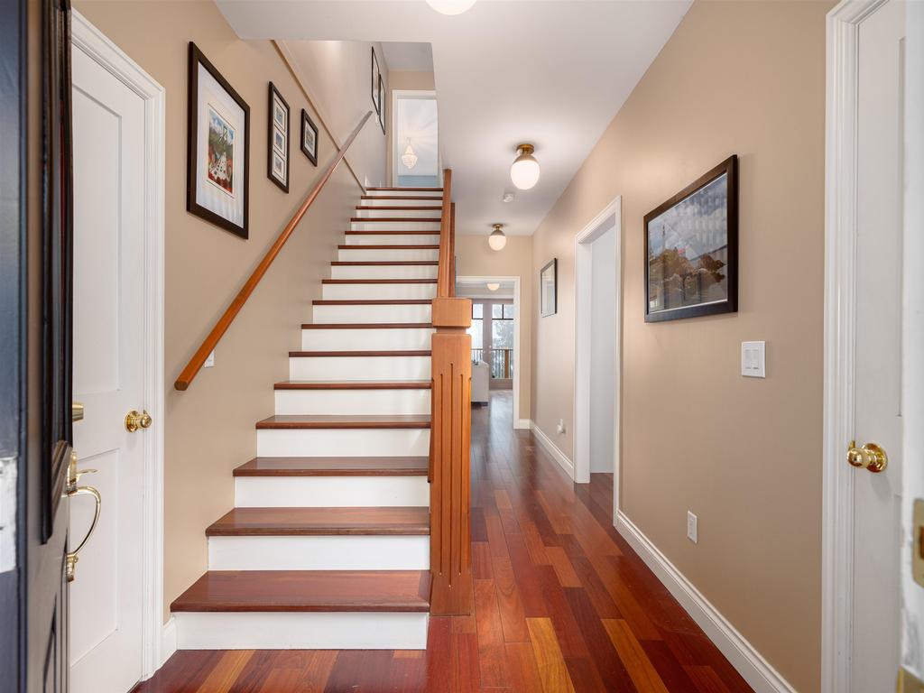 Listing Image for R3076533