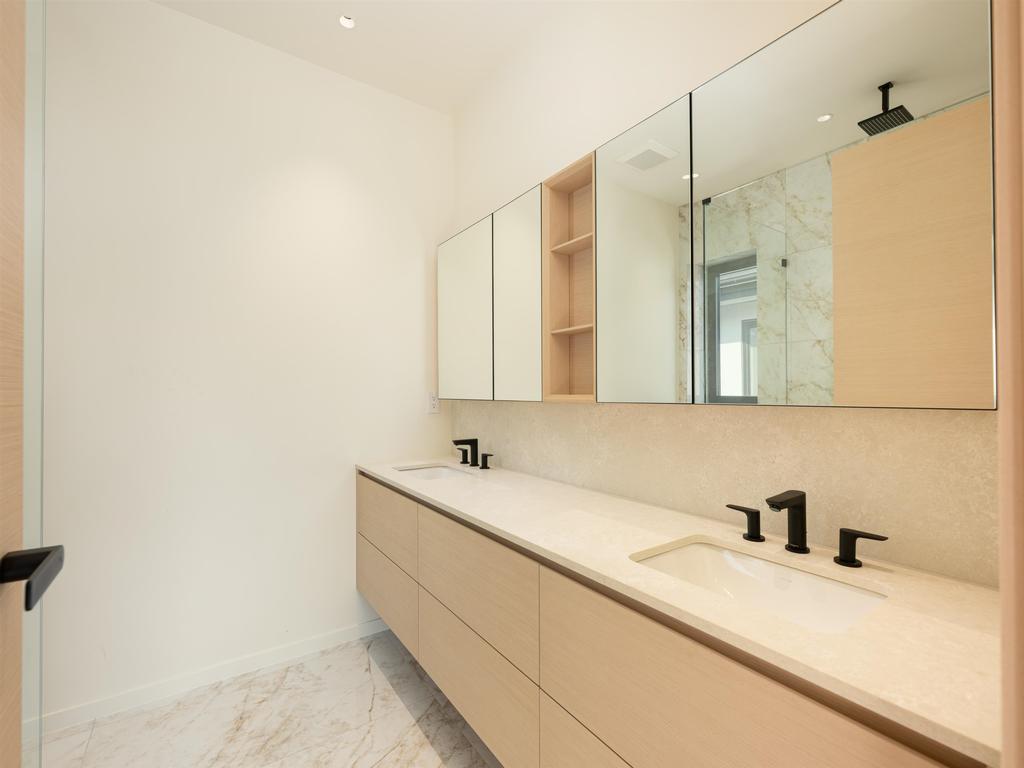 Listing Image for R3076835