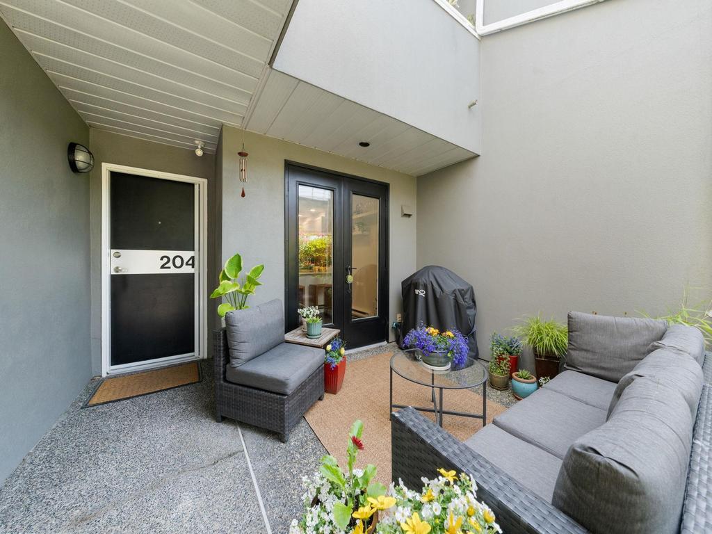 Listing Image for R3077018