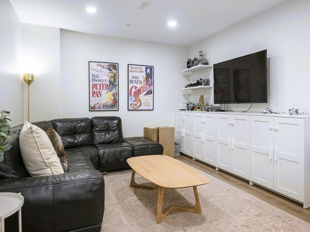 Listing Image for R3077055