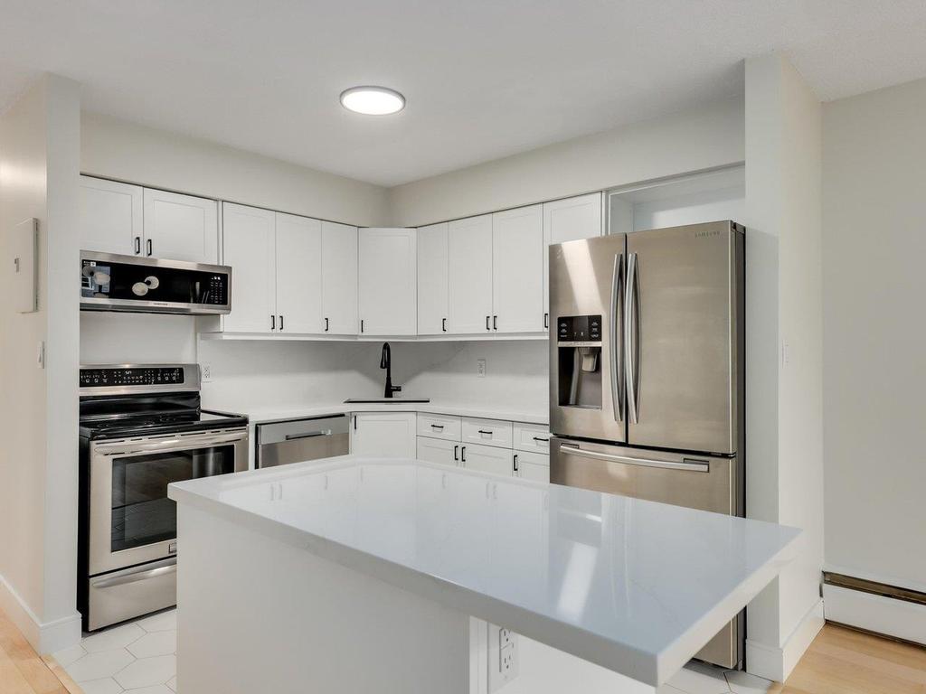 Listing Image for R3077058