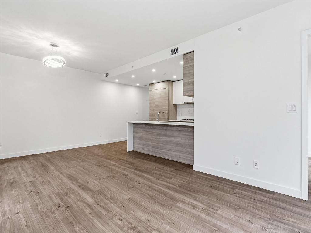 Listing Image for R3077599