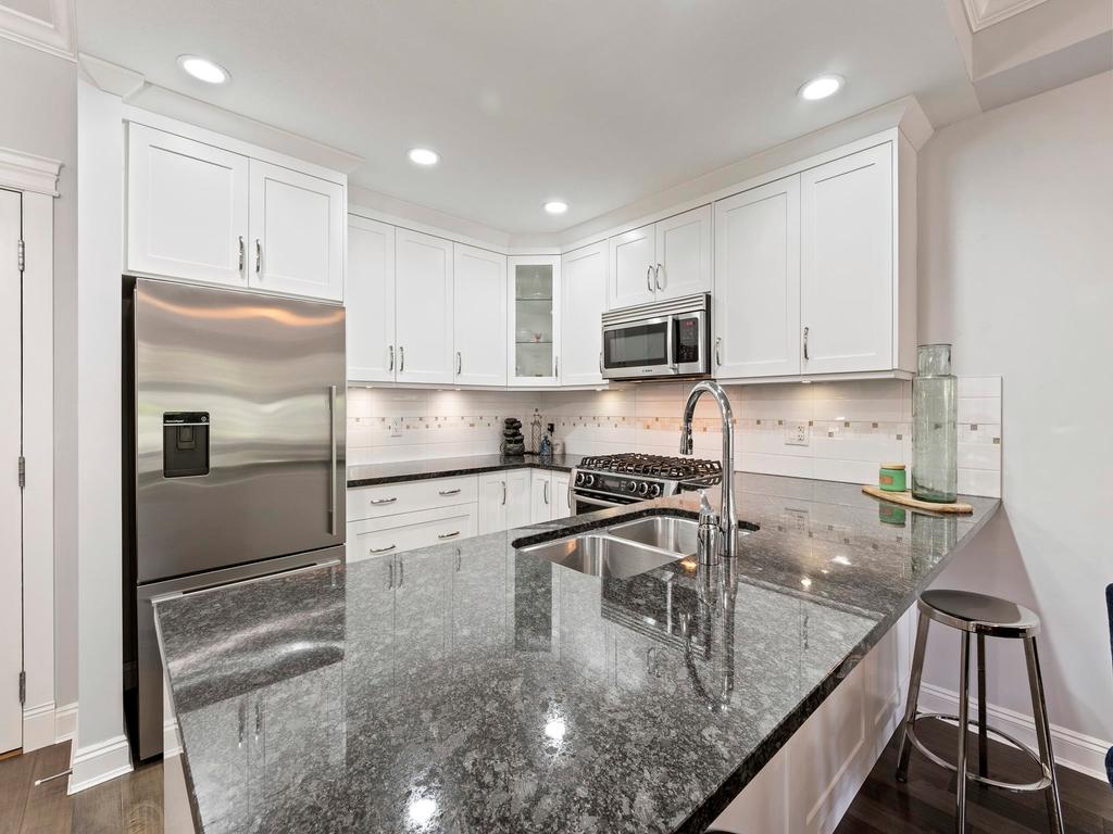 Listing Image for R3078084