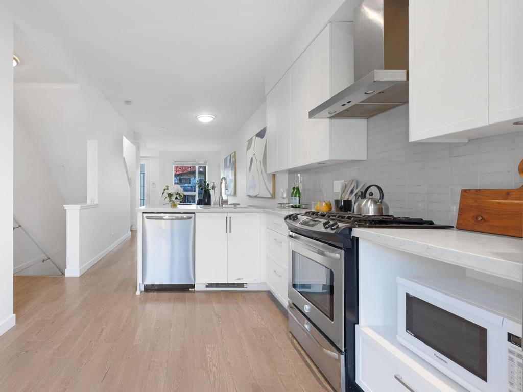 Listing Image for R3078358