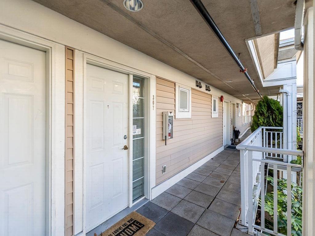 Listing Image for R3078483