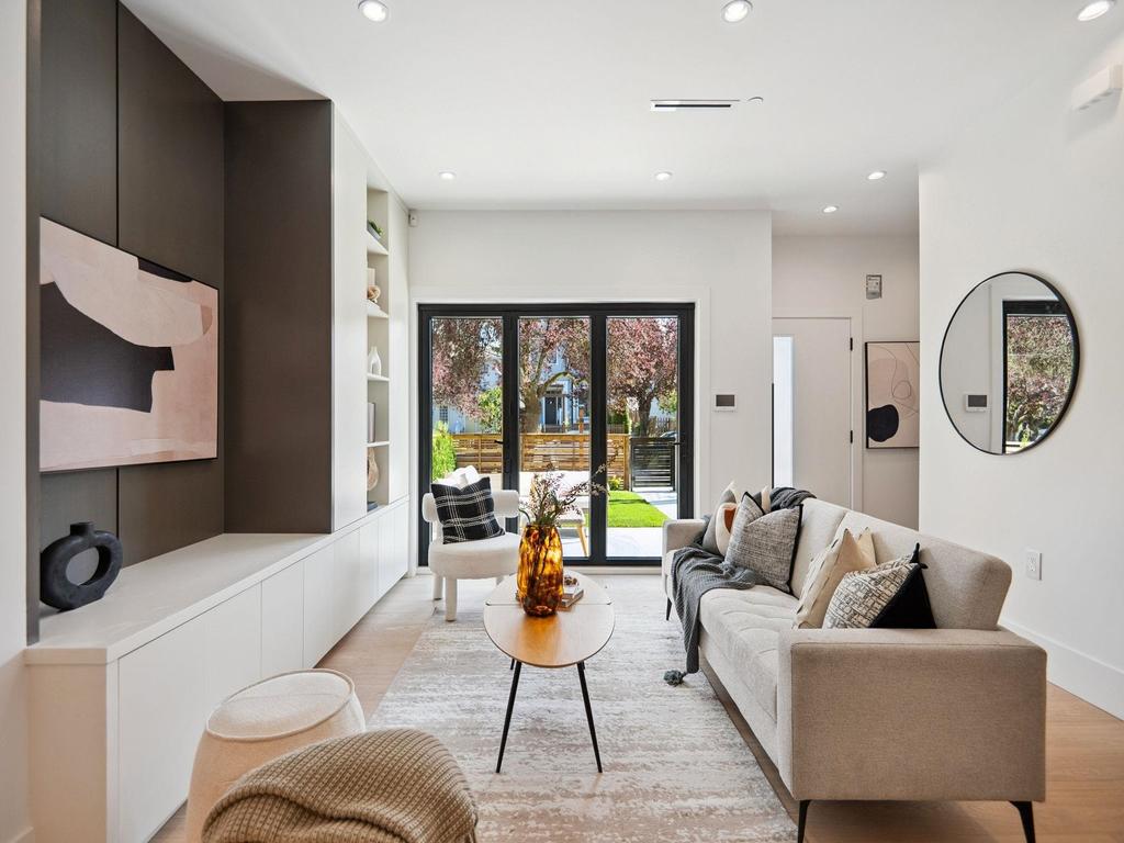 Listing Image for R3078964