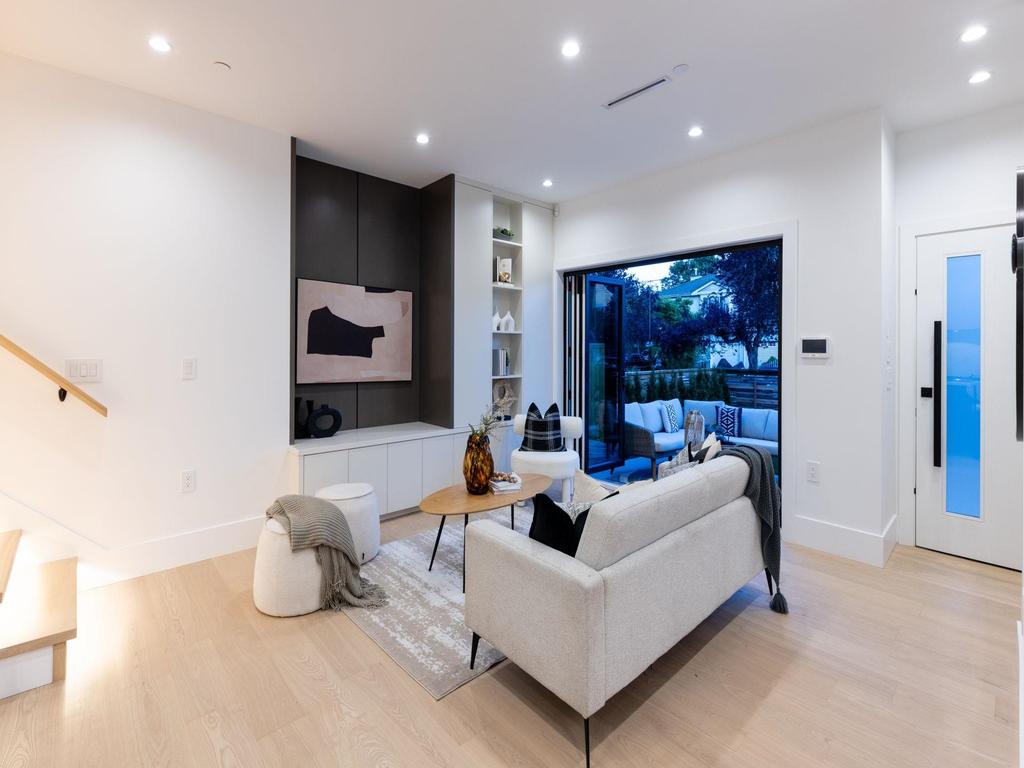 Listing Image for R3078964