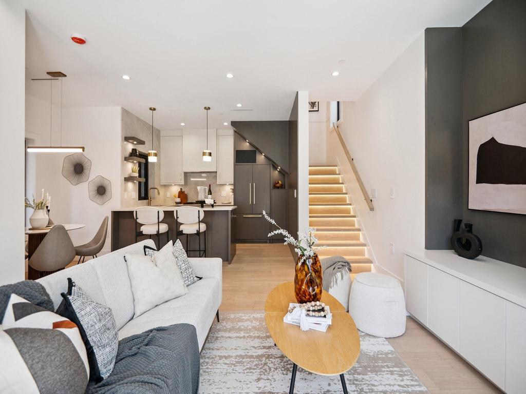 Listing Image for R3078964