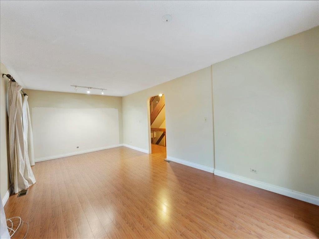 Listing Image for R3079020